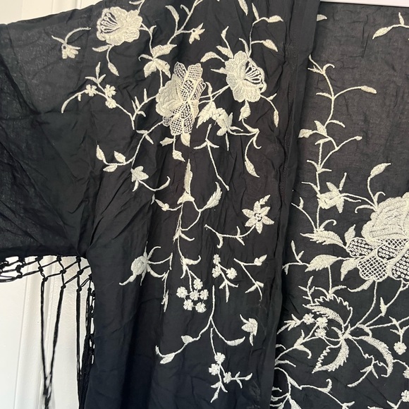 Abercrombie and Fitch kimono - Picture 3 of 4